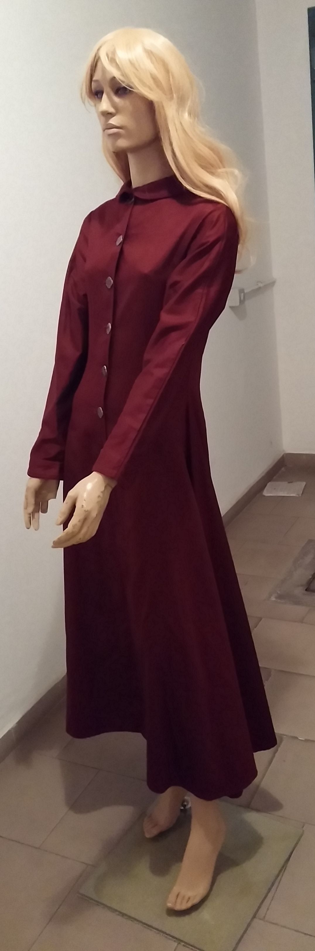 Dama in Veste Marrone